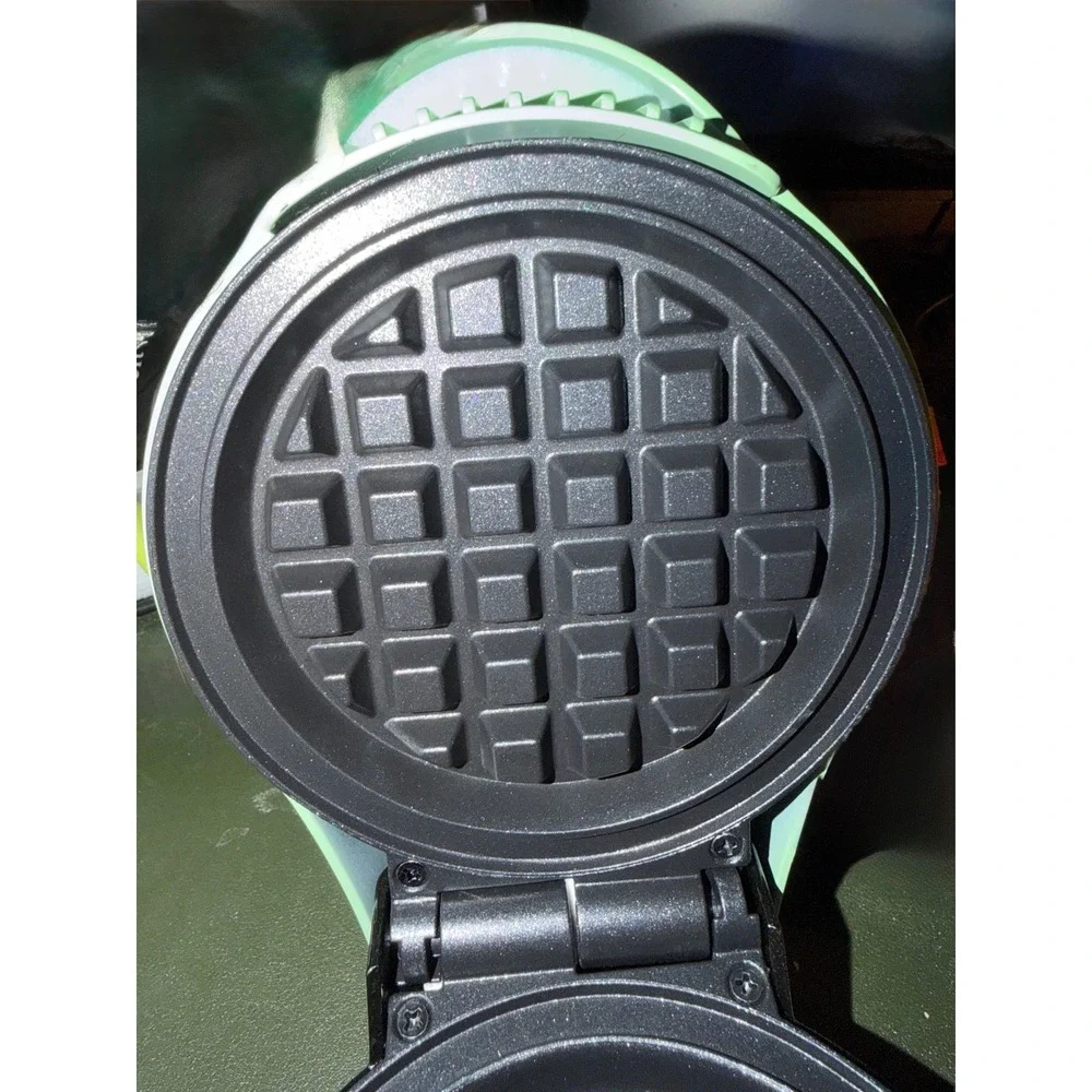 Star Wars The Child‎ Baby Yoda Mini Waffle Maker Nonstick Plates